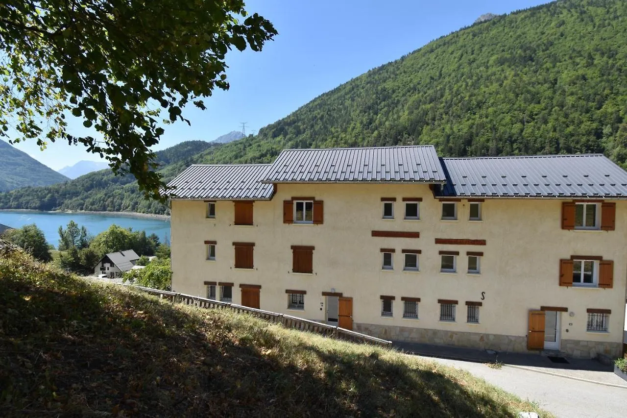 Vaujanylocations - Roches Grandes 47 Villa France